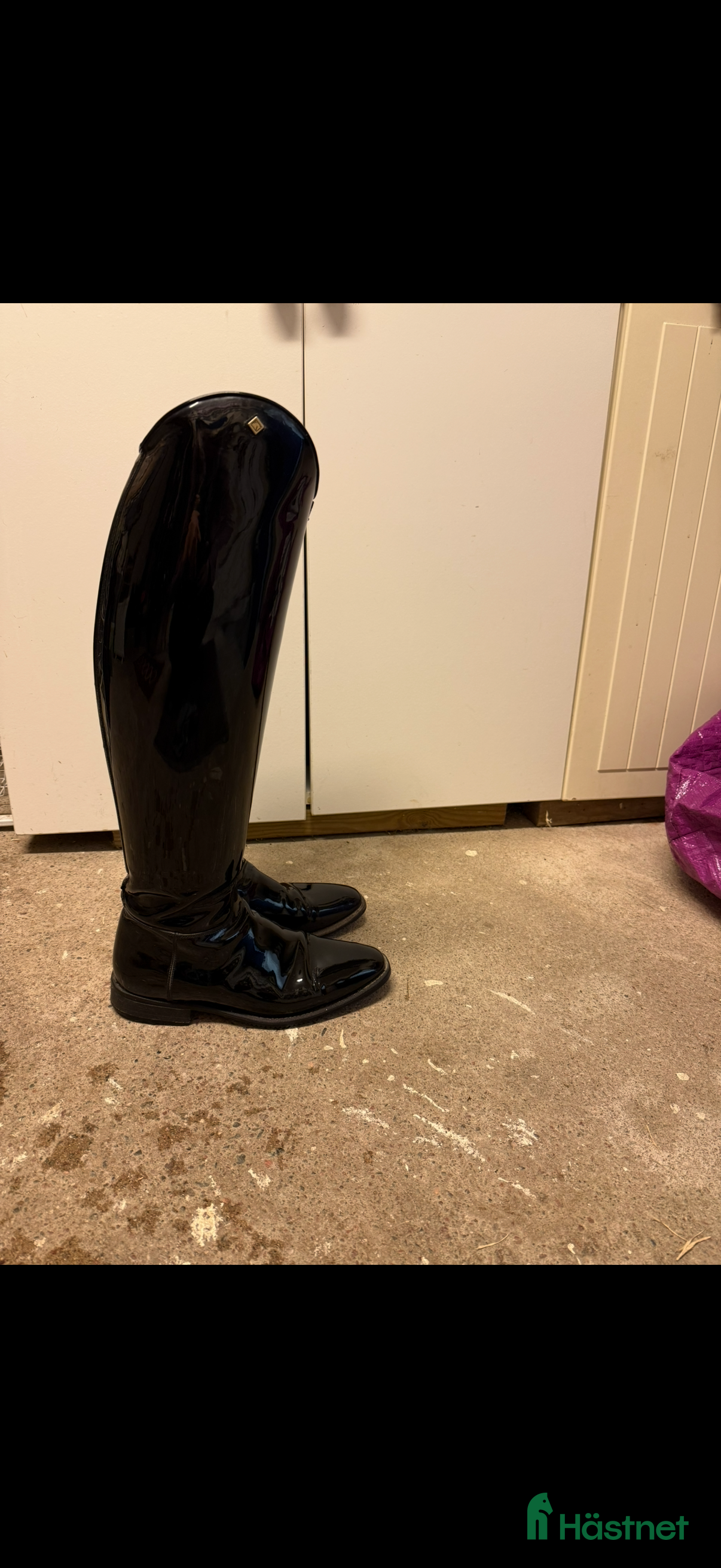 Ridstövlar ryttarutrustning till salu: Lackade De Niro dressyrstövlar  - Annons 1