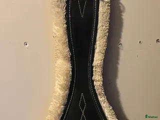 Sadeltillbehör hästutrustning till salu: Kentucky sadelgjord med fårskinn i Mjölby - Annons 2