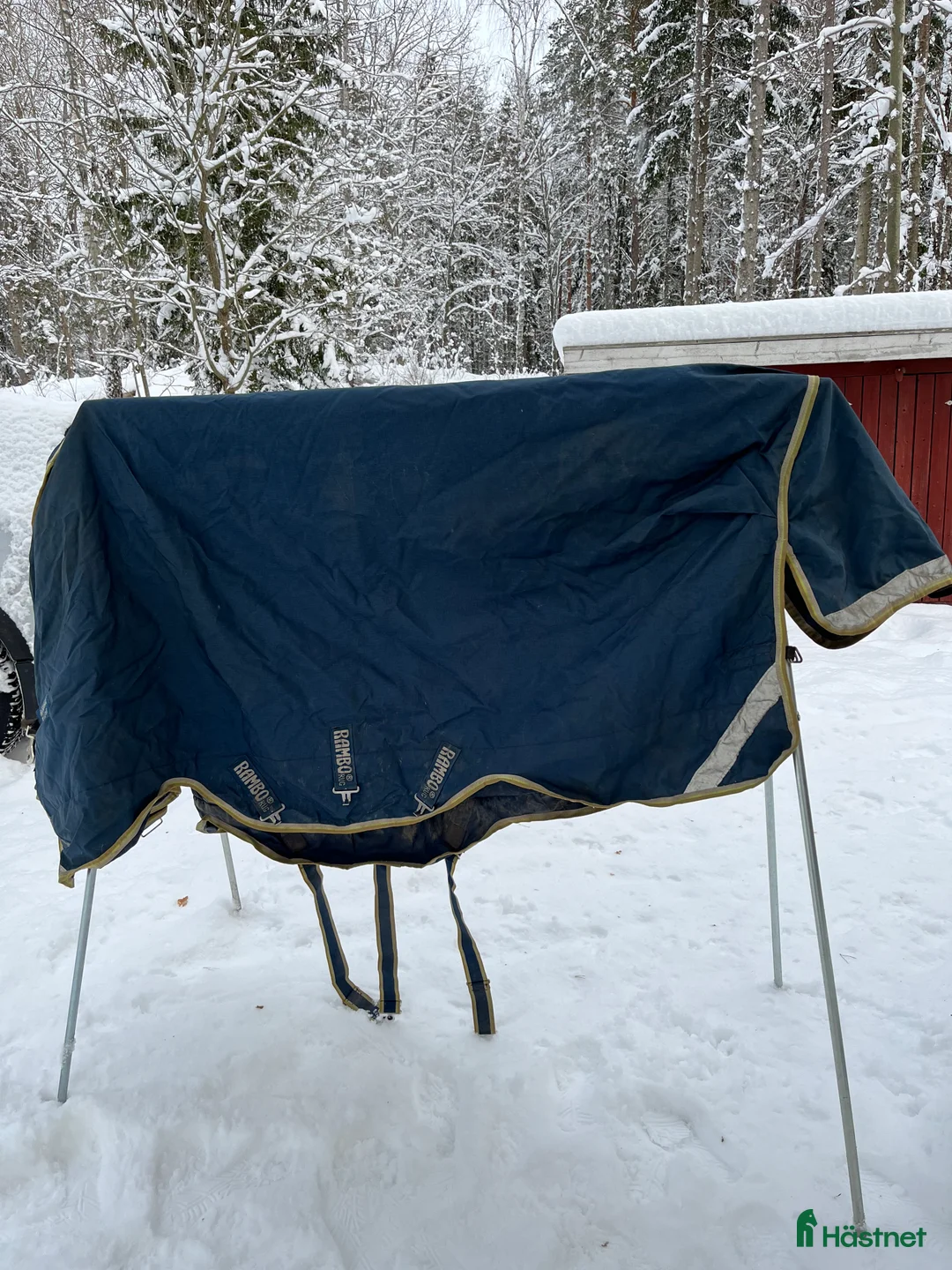 Täcken hästutrustning till salu: Horseware Rambo rug 145cm - Annons 4