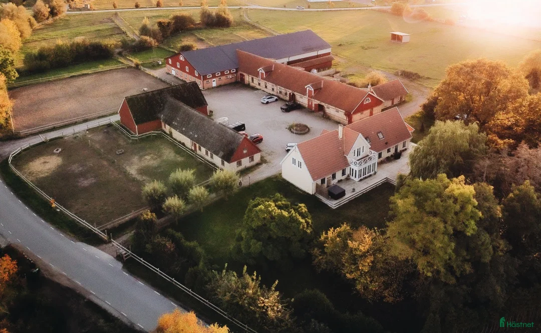  stallplats finnes: Boxplats med ridhus på gården i Dösjebro - Annons 1