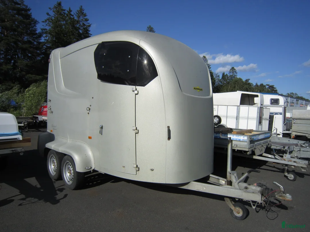 Hästtransporter  fordon & transport till salu: Humbaur Maximus 2.0 Hästtransport - Annons 1
