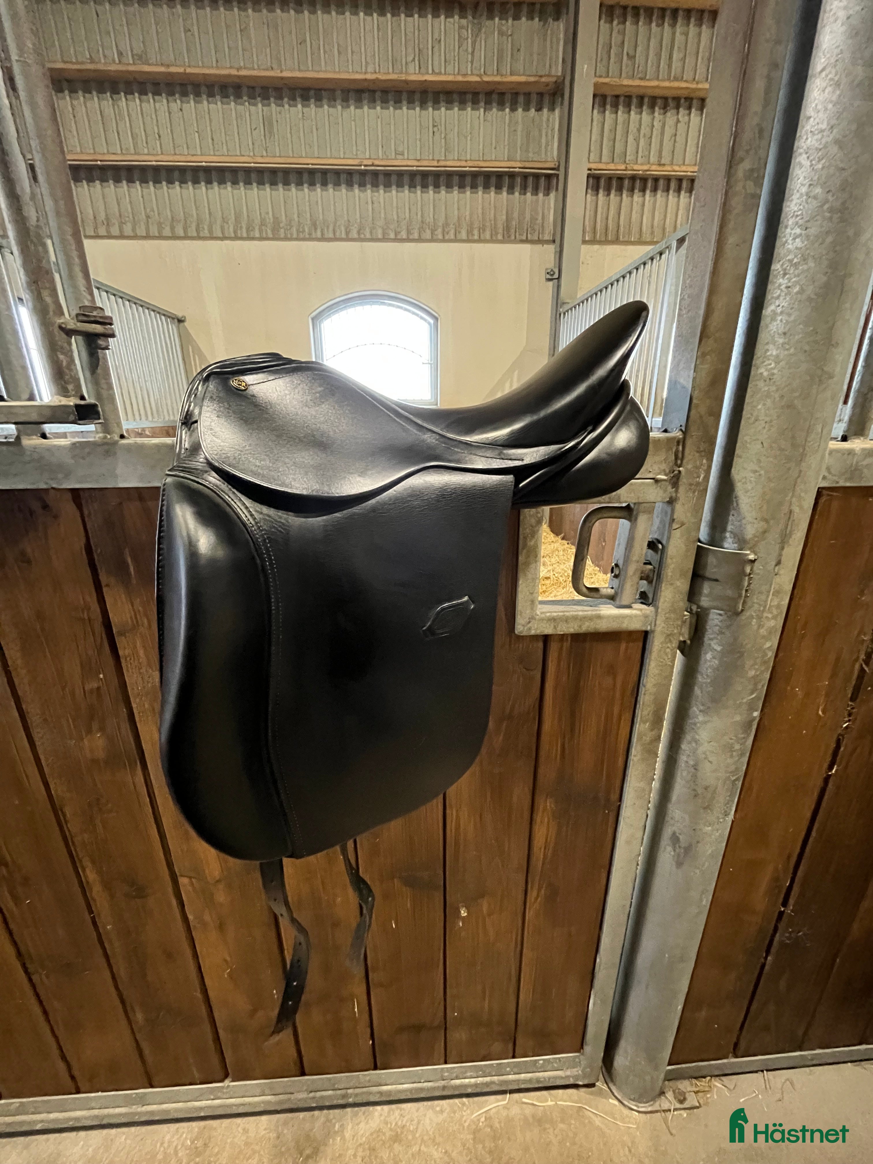 Sadlar hästutrustning till salu: Dressyrsadel Henri de Rivel  i Klagstorp - Annons 13