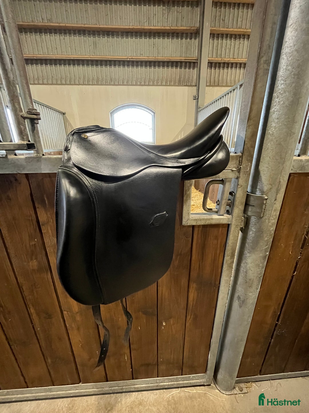Sadlar hästutrustning till salu: Dressyrsadel Henri de Rivel  i Klagstorp - Annons 1