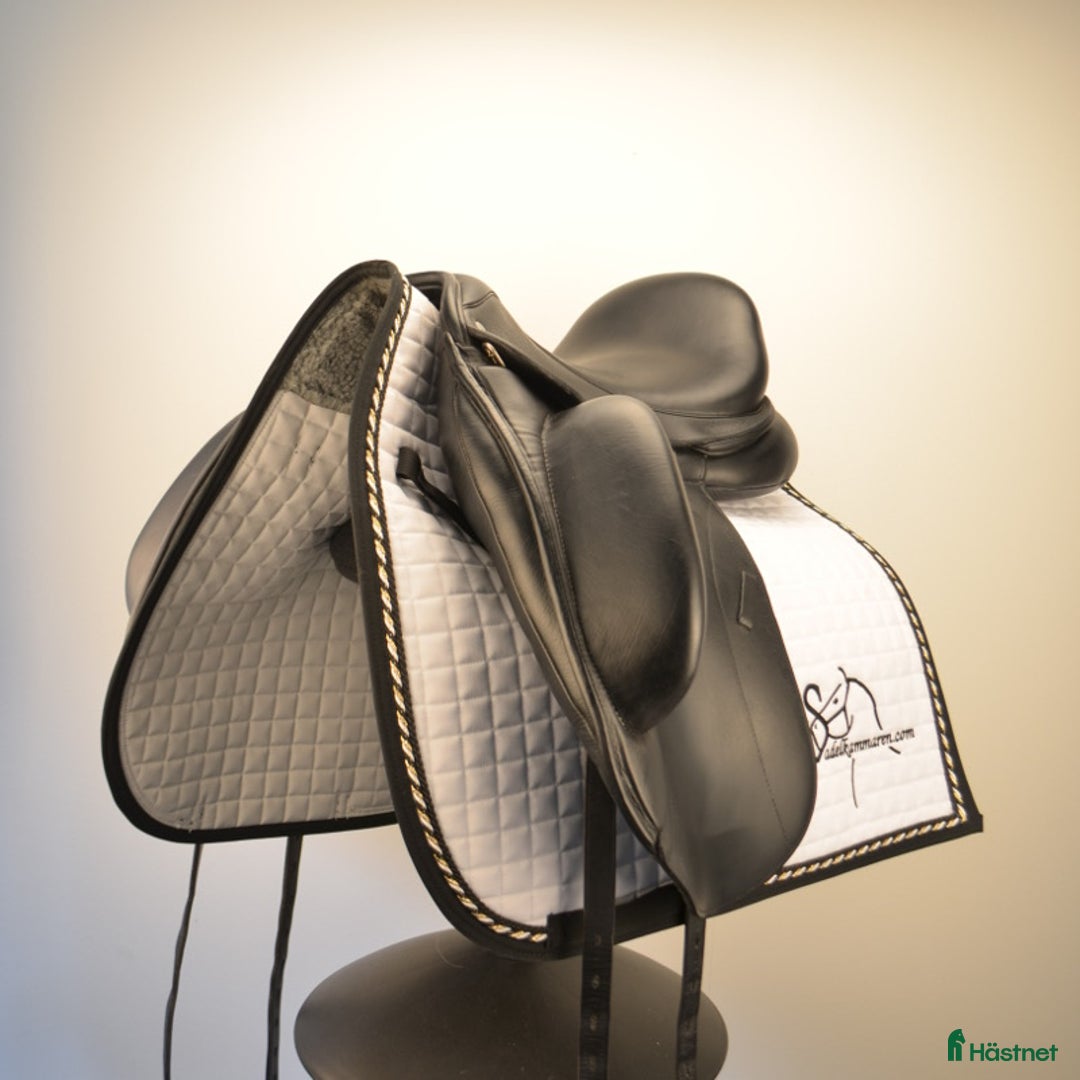 Sadlar hästutrustning till salu: Fantastisk dressyrsadel, Custom Omni  i Eslöv - Annons 2