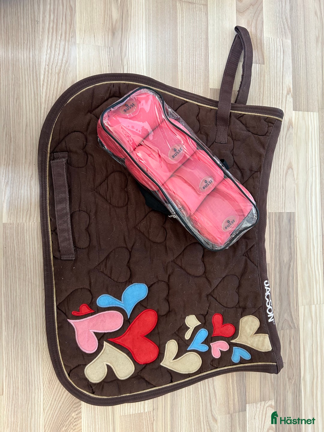 Schabrak & Vojlockar hästutrustning till salu: Ponny schabrak med 4 olika färger oanvända lindor i Vellinge - Annons 3