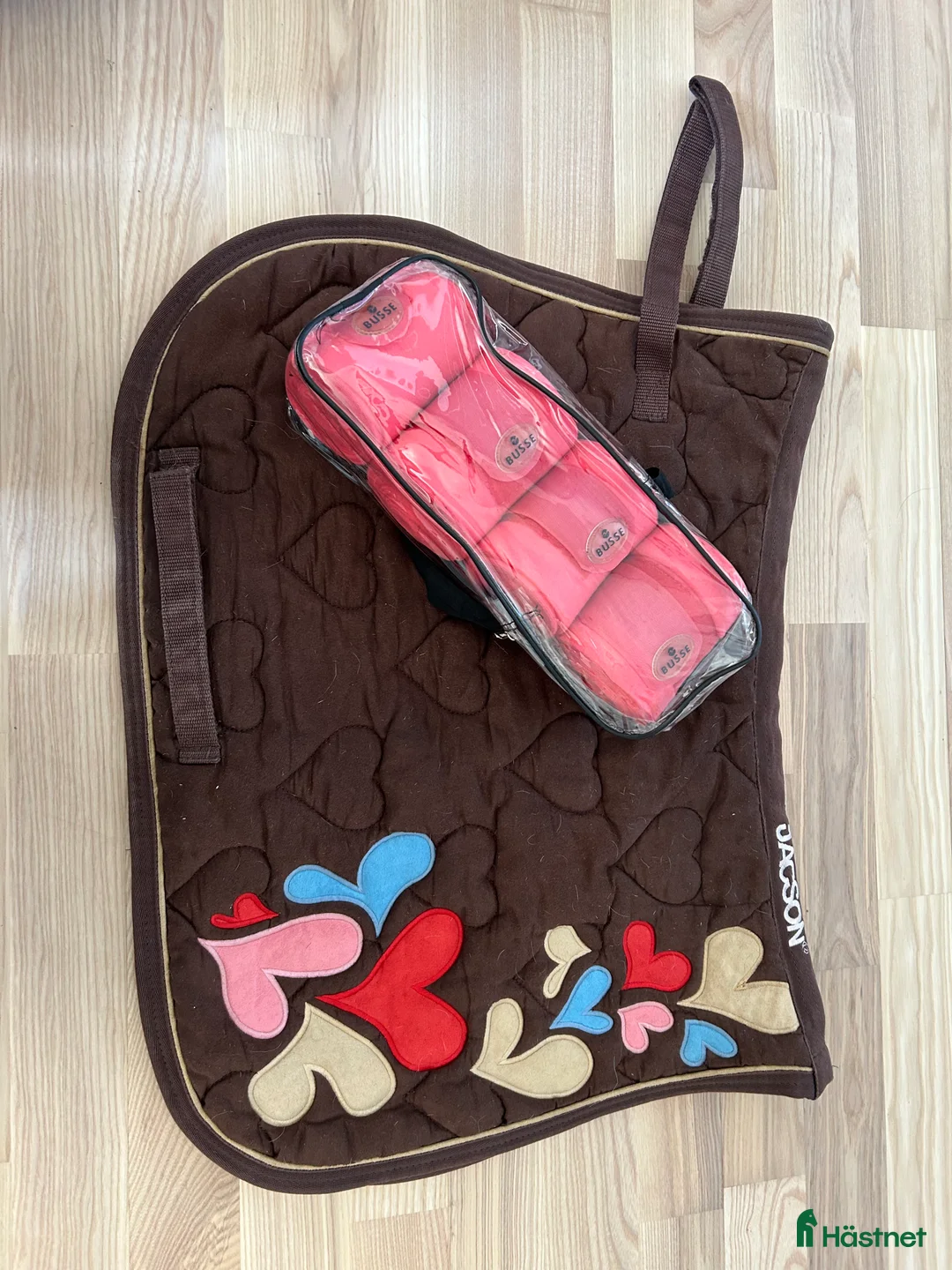 Schabrak & Vojlockar hästutrustning till salu: Ponny schabrak med 4 olika färger oanvända lindor i Vellinge - Annons 3