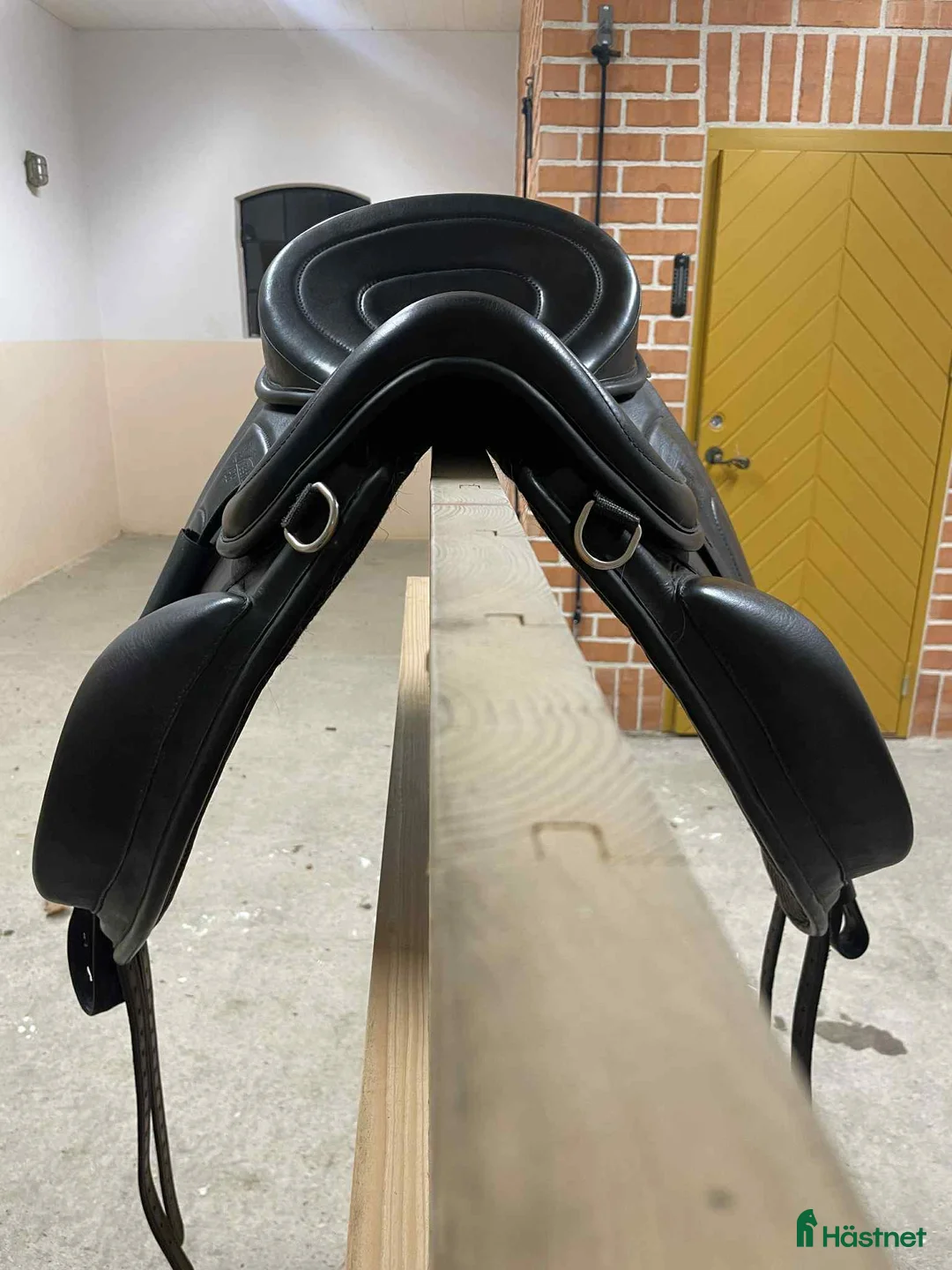 Sadlar hästutrustning till salu: Freeform Classic 15" i Heby - Annons 4