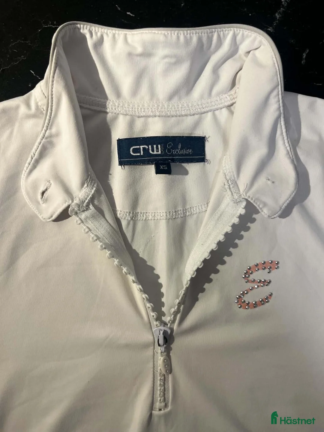 Övrigt Ridkläder ryttarutrustning till salu: Crw Eqlusive tävlingstopp strl XS - Annons 1