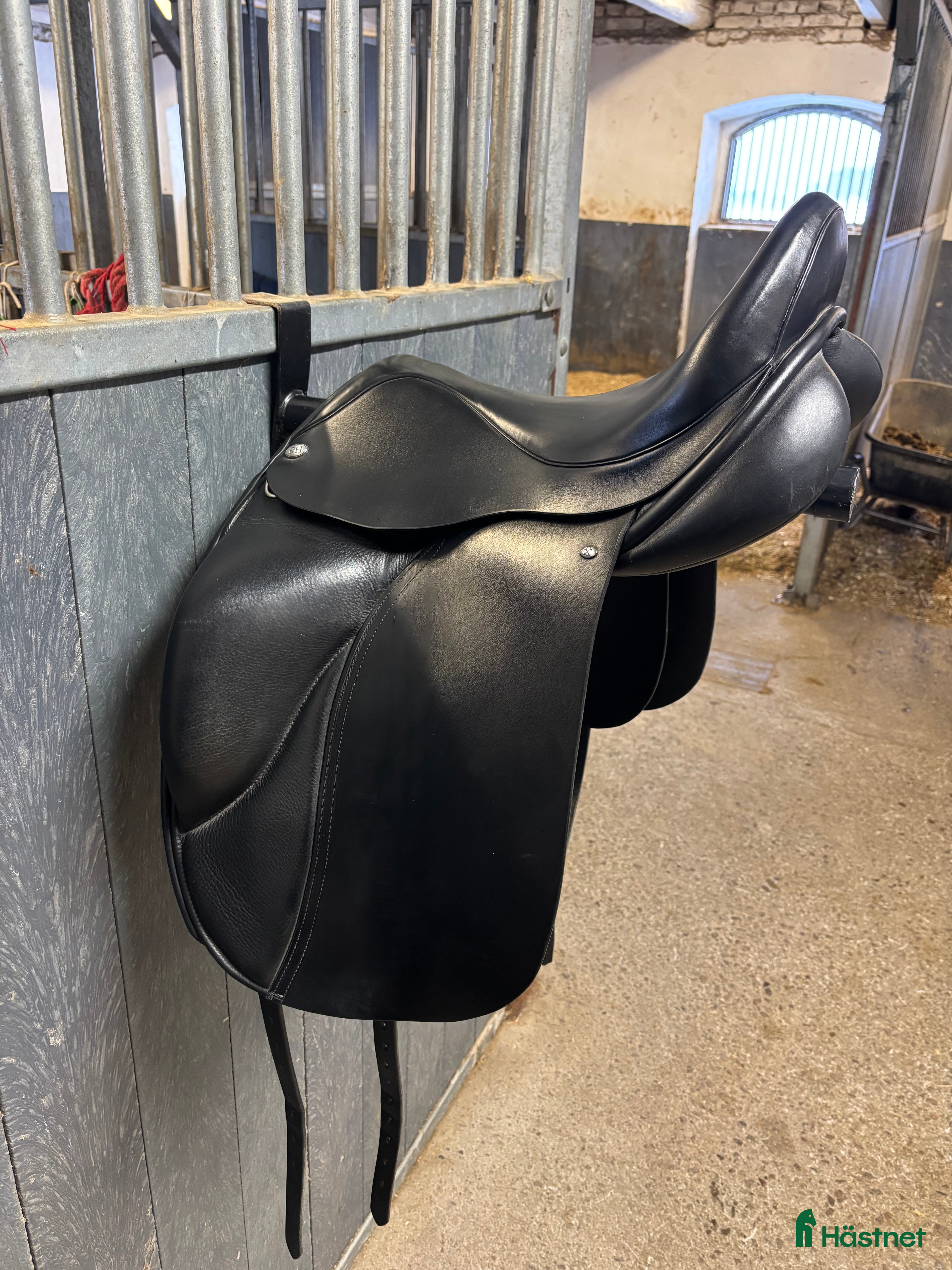 Sadlar hästutrustning till salu: PH Innovation dressyrsadel - Annons 2
