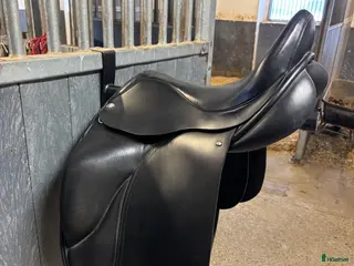Sadlar hästutrustning till salu: PH Innovation dressyrsadel - Annons 2