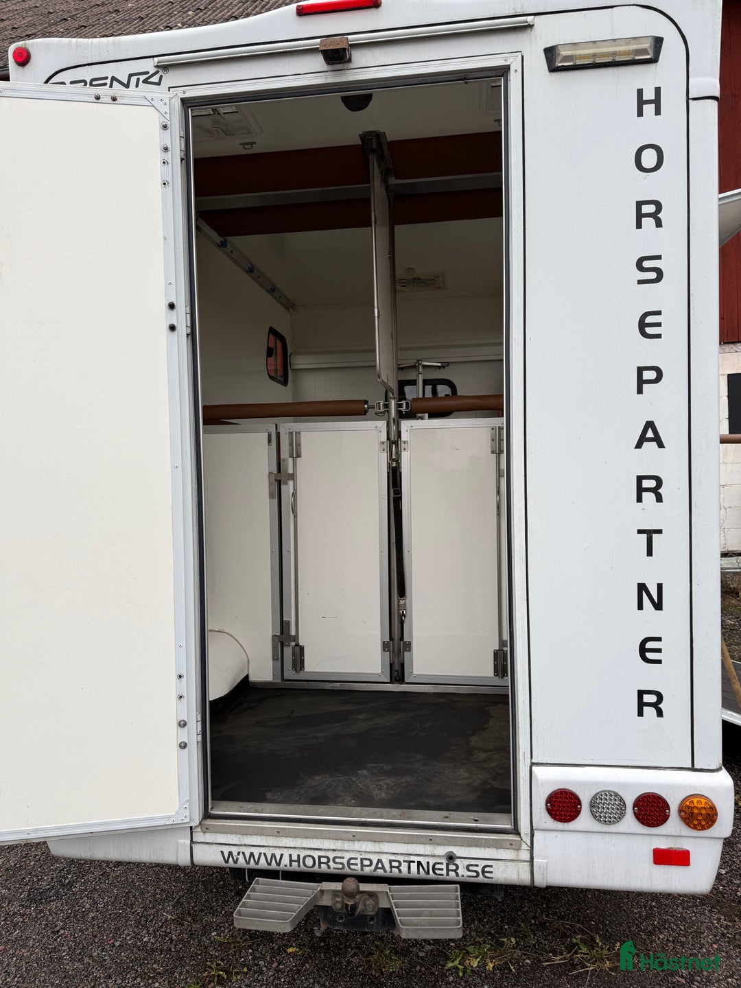 Hästlastbilar  fordon & transport till salu: Hästbuss B-kort i Lidingö - Annons 6