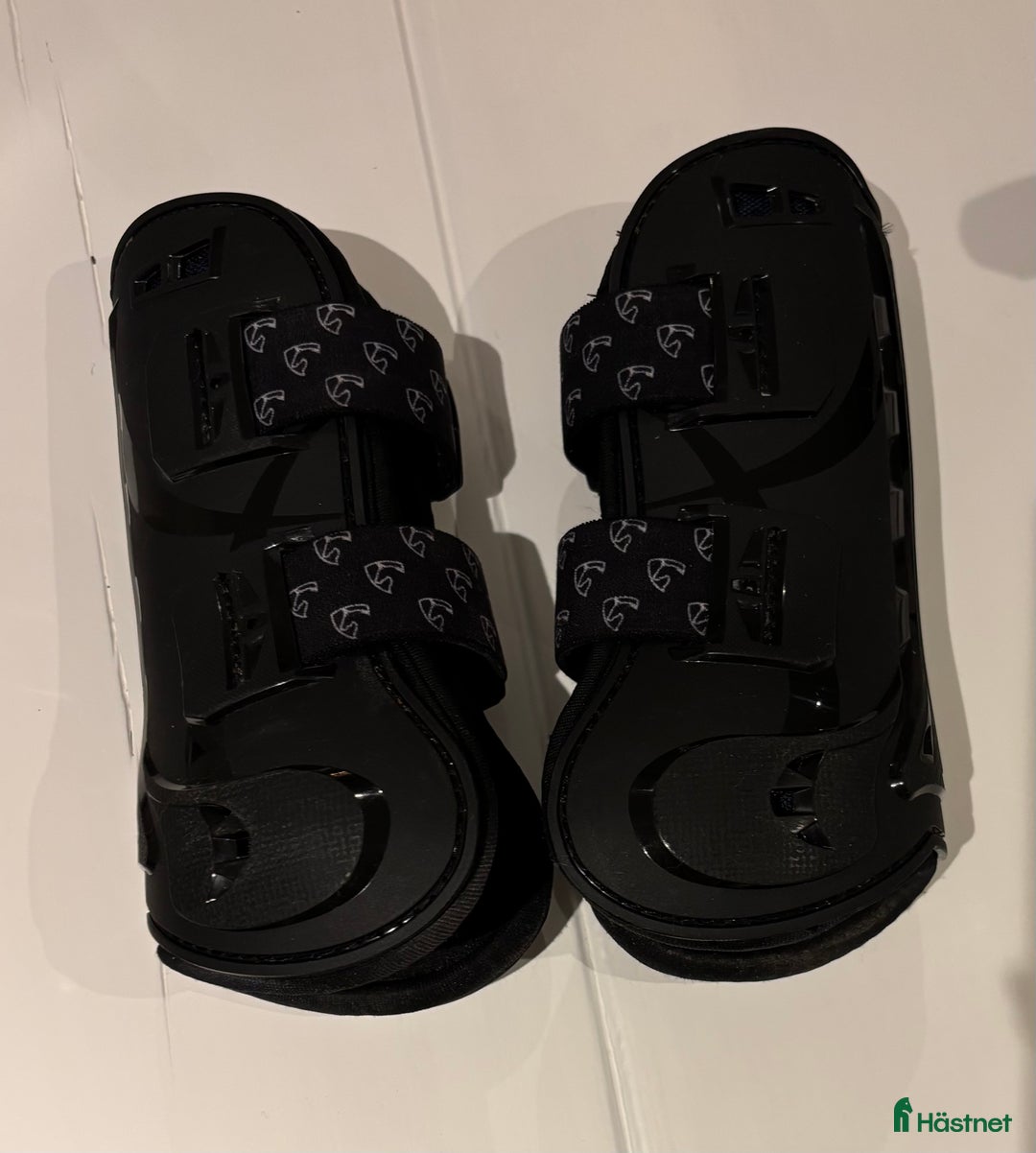 Benskydd hästutrustning till salu: Arma Carbone gel  i Sölvesborg - Annons 2