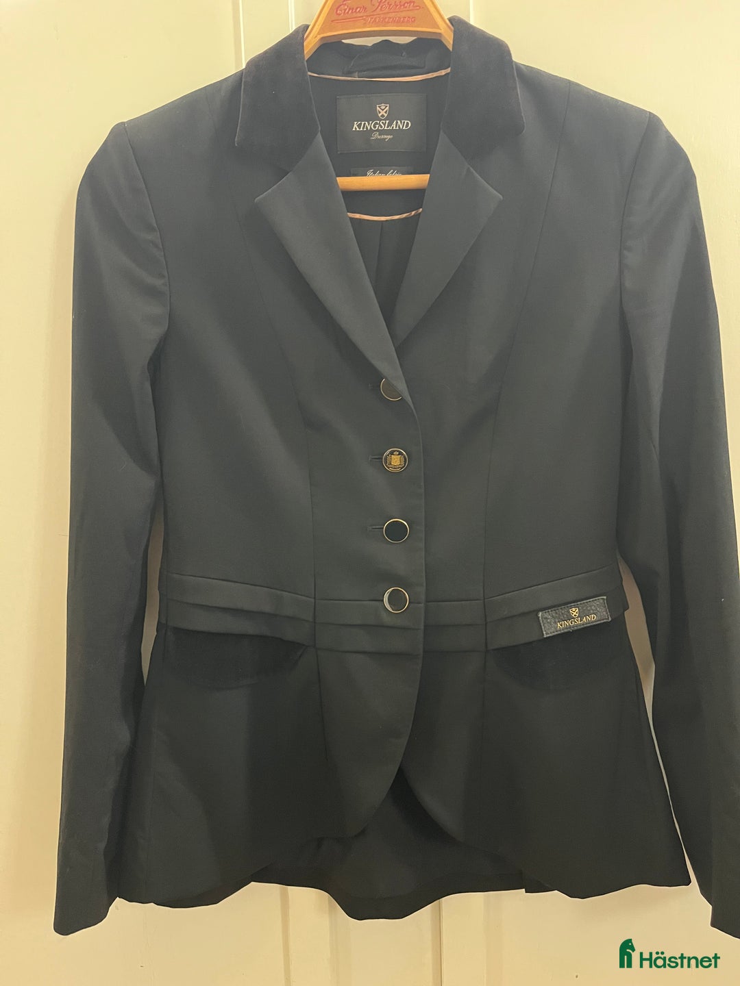 Jackor & Kavajer ryttarutrustning till salu: Tävlingskavaj Kingsland Italien fabric i Vessigebro - Annons 1