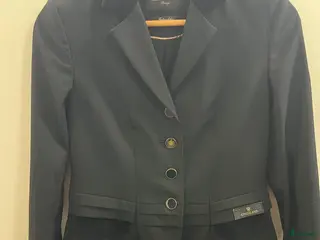 Jackor & Kavajer ryttarutrustning till salu: Tävlingskavaj Kingsland Italien fabric i Vessigebro - Annons 8