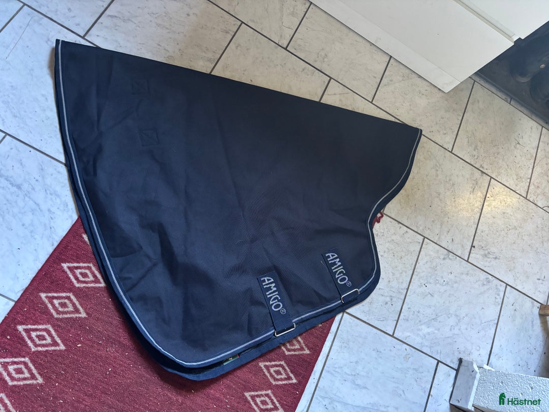 Täcken hästutrustning till salu: Horseware hals i Kumla - Annons 1