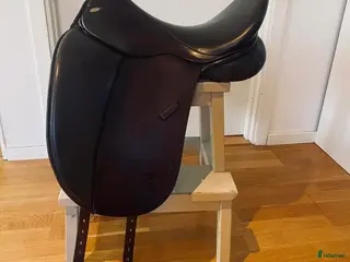 Sadlar hästutrustning Dressyrsadel Kentaur i Åkersberga - Annons 11