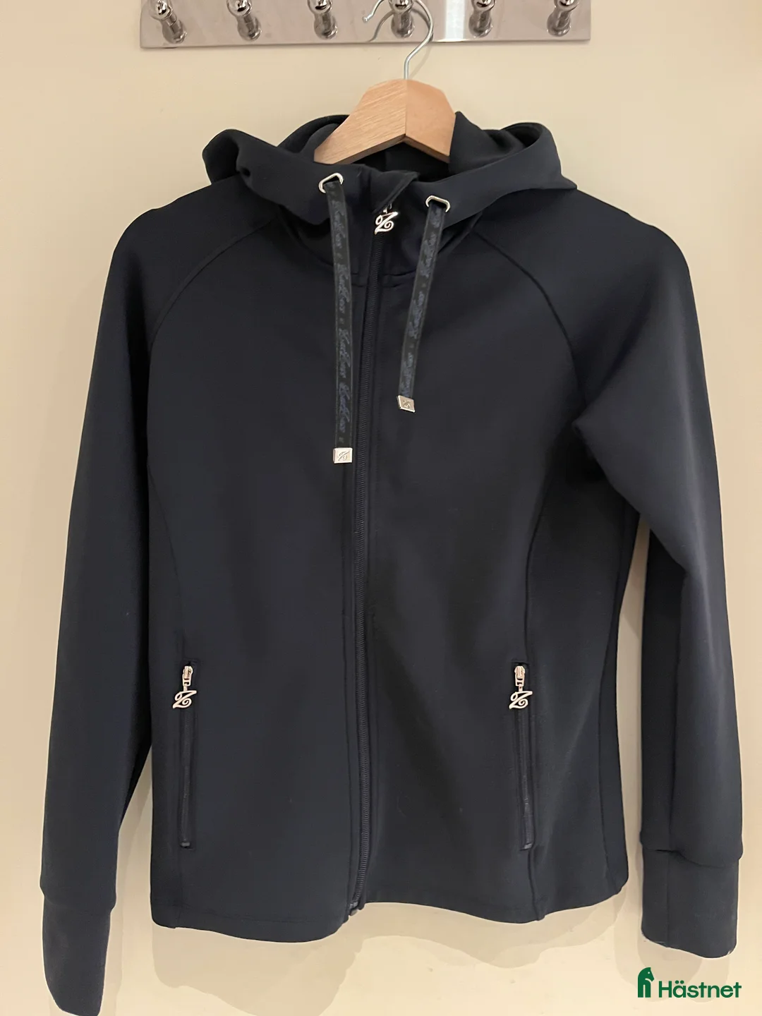 Övrigt Ridkläder ryttarutrustning till salu: Hoodie från ZacZess  i Sundsvall - Annons 3