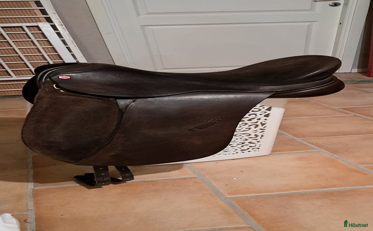 Sadlar hästutrustning till salu i Tavelsjö - Annons 4