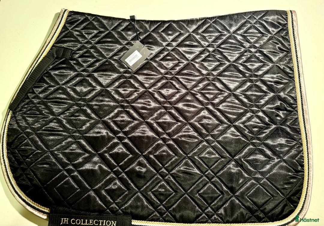 Schabrak & Vojlockar hästutrustning till salu: Massa schabrak i Linköping - Annons 2