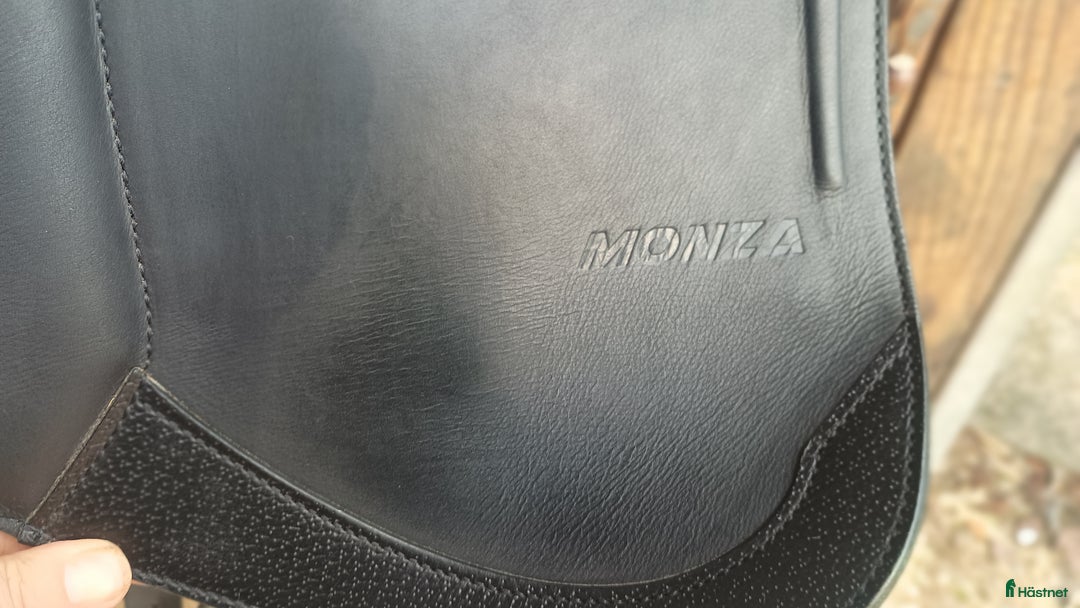 Sadlar hästutrustning till salu: Prestige Monza almost new i Stockholm - Annons 4