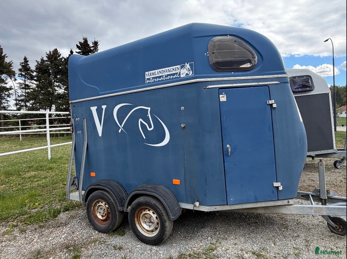 Hästtransporter  fordon & transport till salu: Blå värmlandsvagnen i glasfiber - Annons 6