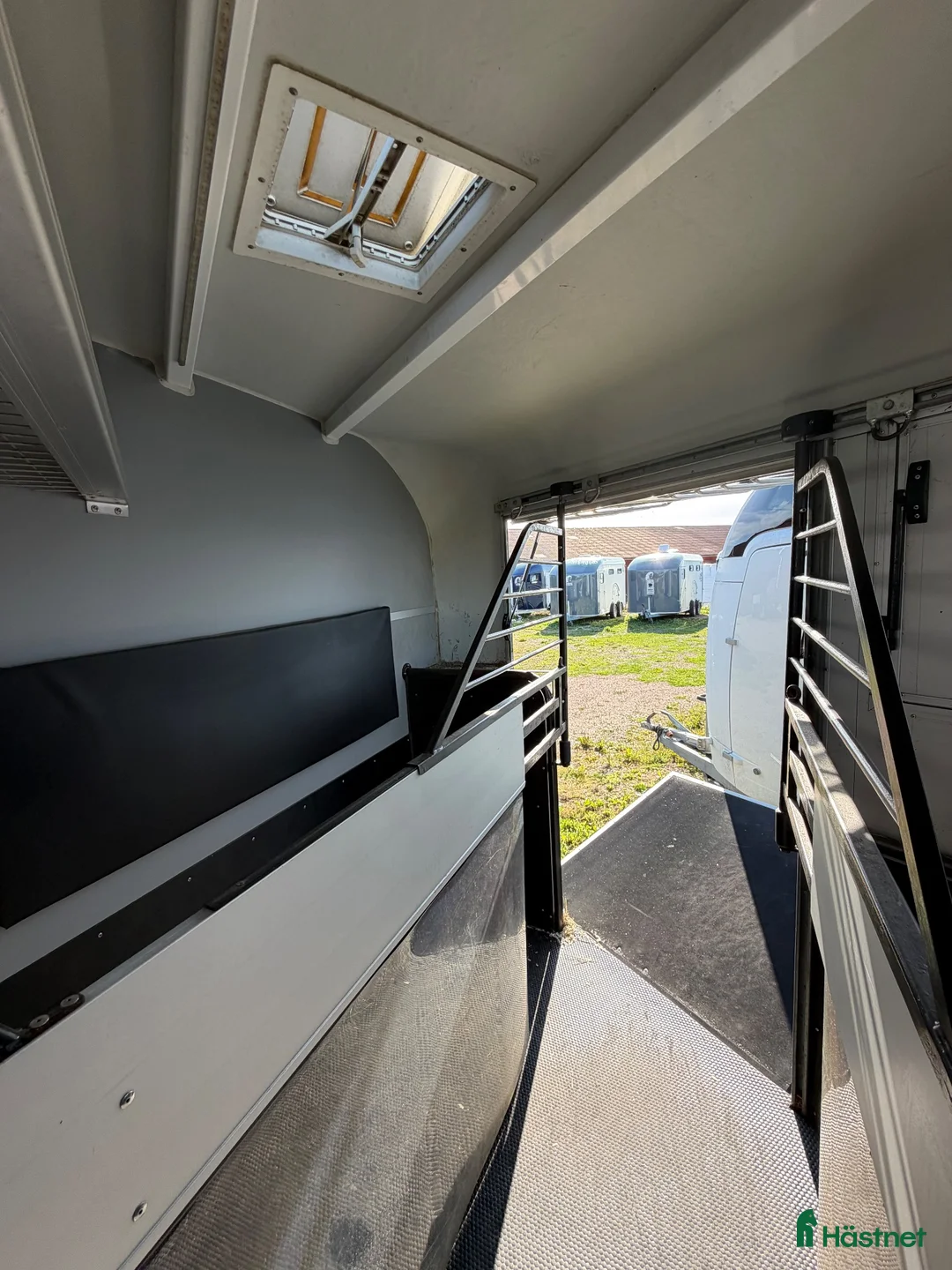 Hästtransporter  fordon & transport till salu: Cheval maxi 4 hästtransport  - Annons 8