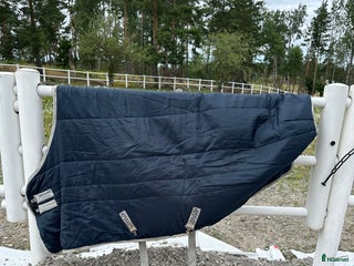 Täcken hästutrustning till salu: Amigo Insulator 200 g stalltäcke stl. 145 i Ekerö - Annons 8