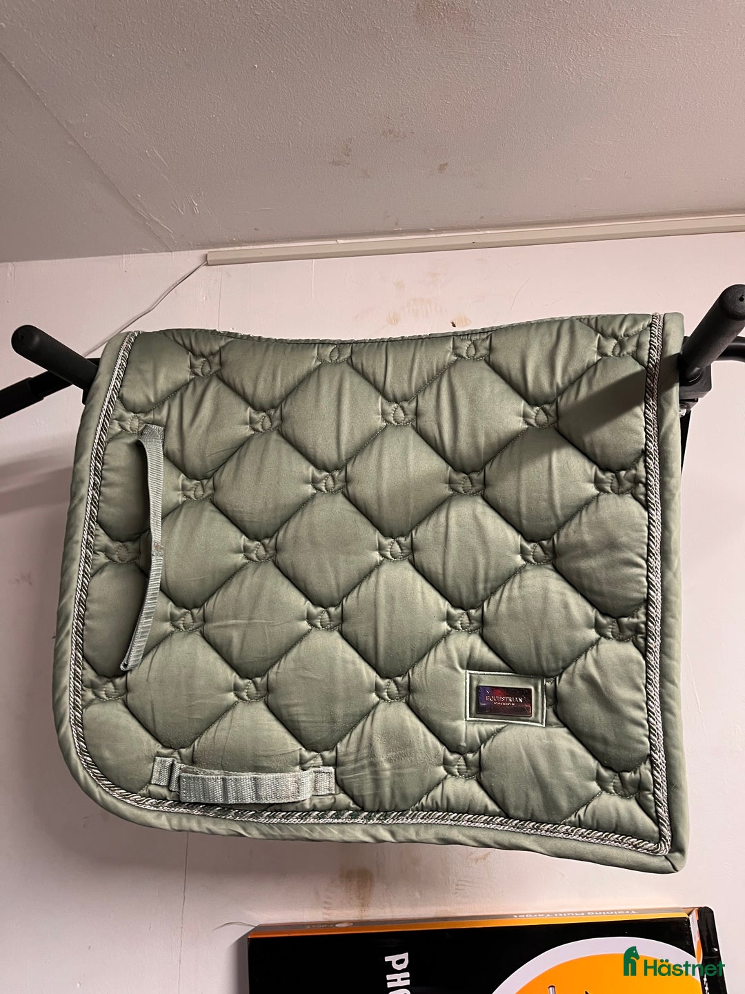 Schabrak & Vojlockar hästutrustning till salu: ES schabrak dressyr full  i Holsbybrunn - Annons 1