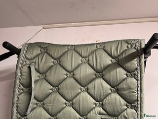 Schabrak & Vojlockar hästutrustning till salu: ES schabrak dressyr full i Holsbybrunn - Annons 1