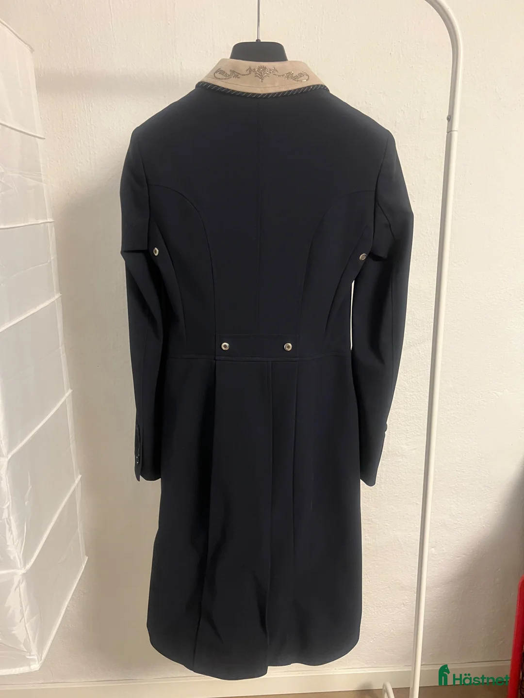 Jackor & Kavajer ryttarutrustning till salu: Frack Equiline  - Annons 2