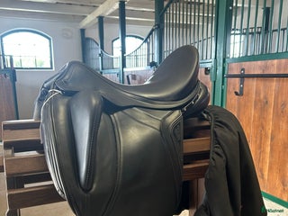 Sadlar hästutrustning till salu: Equiline Alissum 17” Svart i Värsås - Annons 14