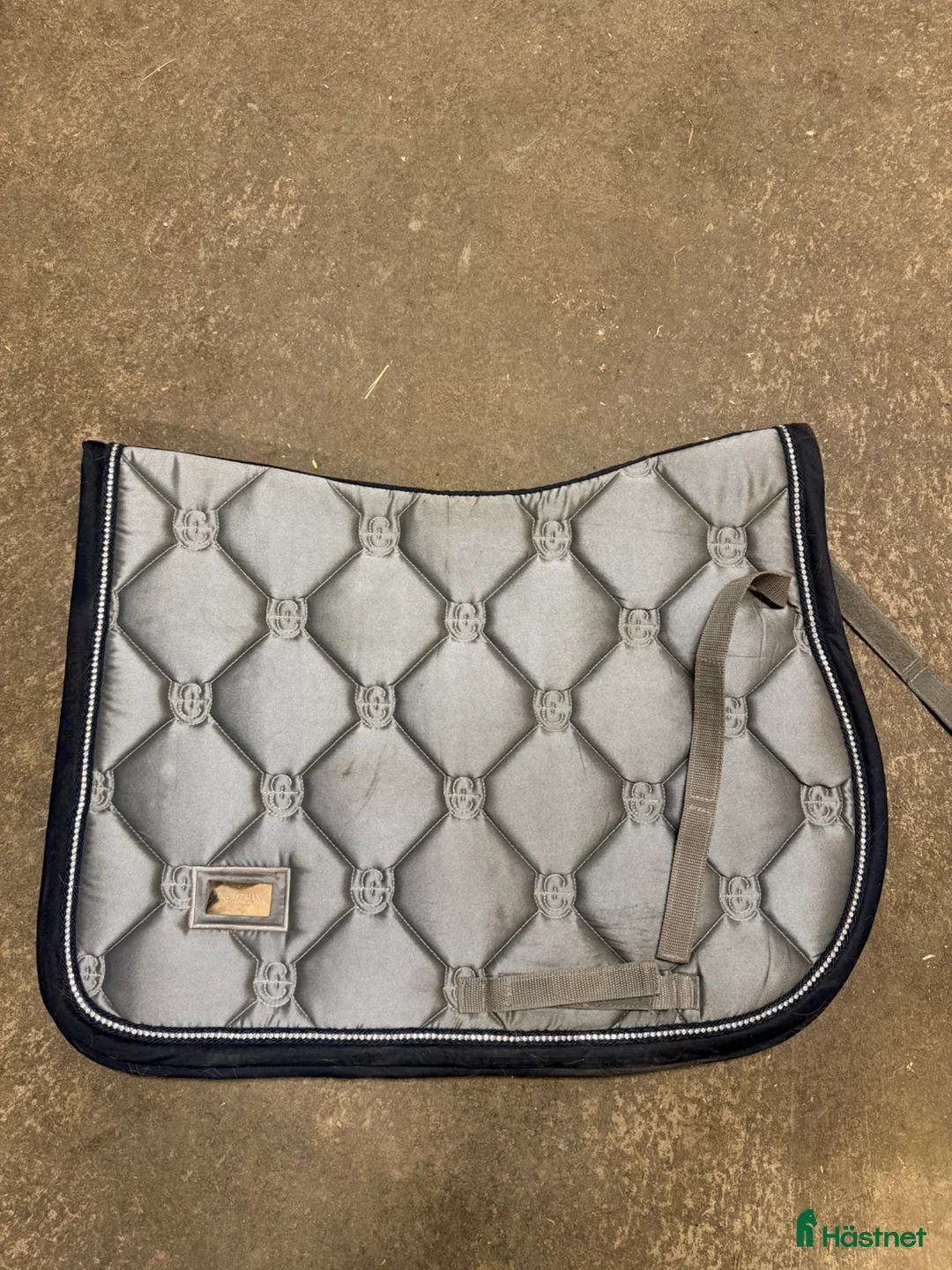 Schabrak & Vojlockar hästutrustning till salu: Equestrian Stockholm schabrak - Annons 1