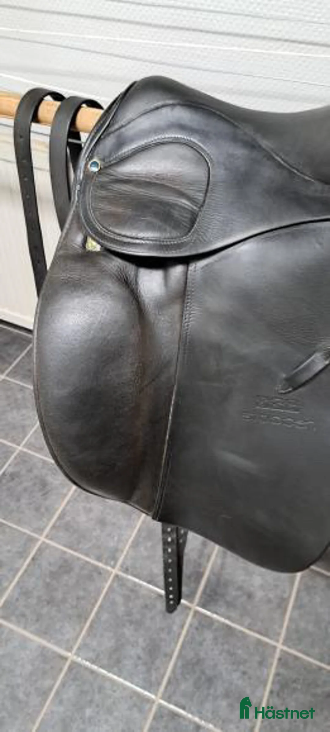 Sadlar hästutrustning till salu: Dressyrsadel 17’ 30 Stübben Scandica i Arvika - Annons 2