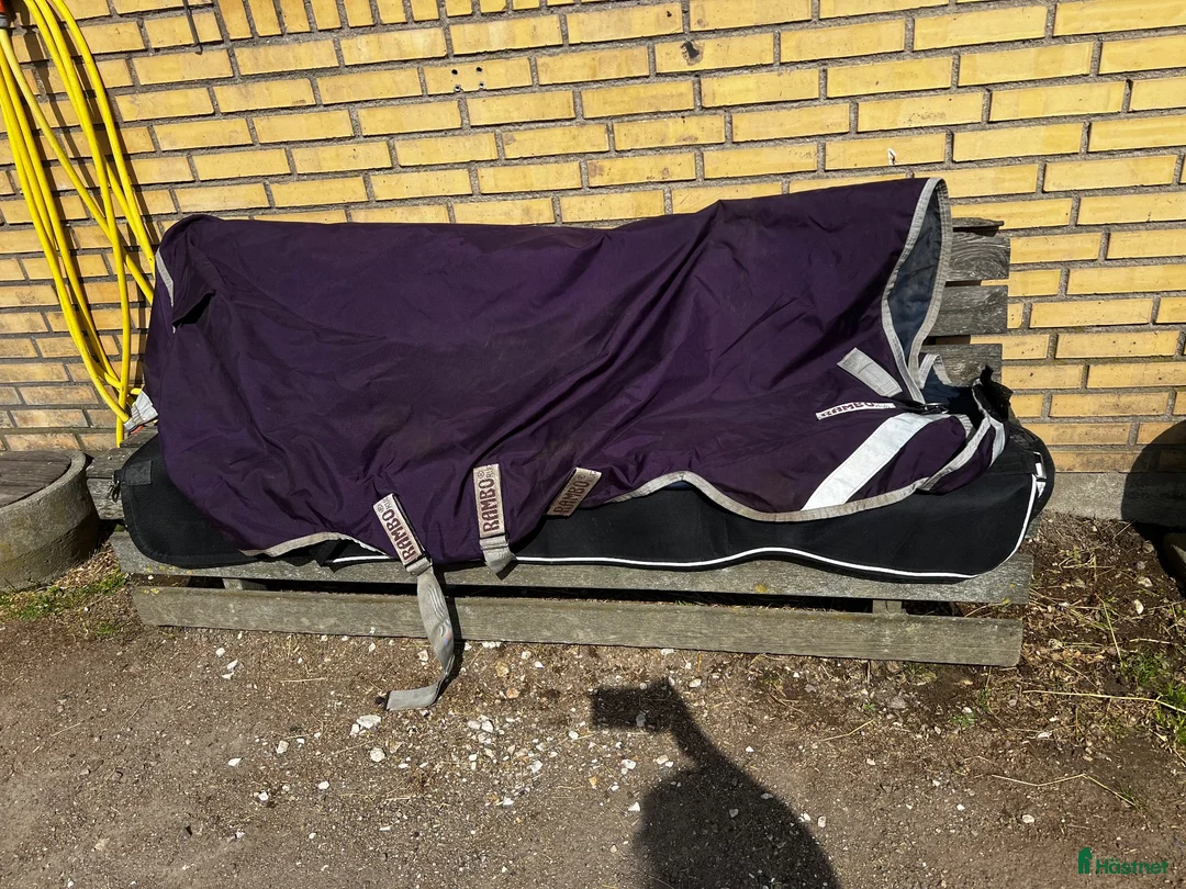 Täcken hästutrustning till salu: Rambo Wug i Skanör - Annons 2
