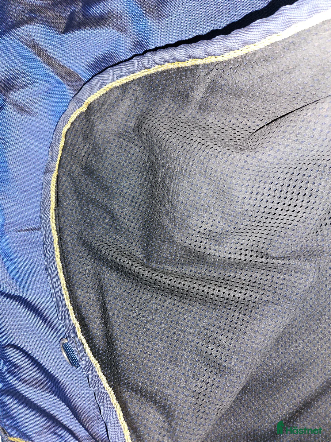 Täcken hästutrustning till salu: Körtäcke/tömkörningstäcke - Annons 3