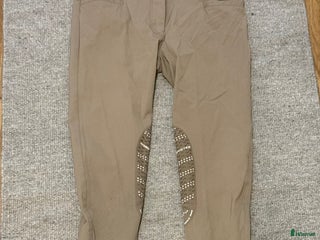 Ridbyxor ryttarutrustning till salu: Animo ridbyxor beige i Västerås - Annons 1