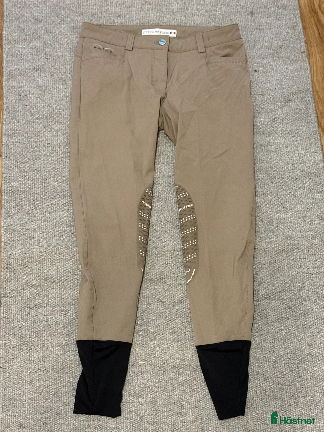Ridbyxor ryttarutrustning till salu: Animo ridbyxor beige i Västerås - Annons 1