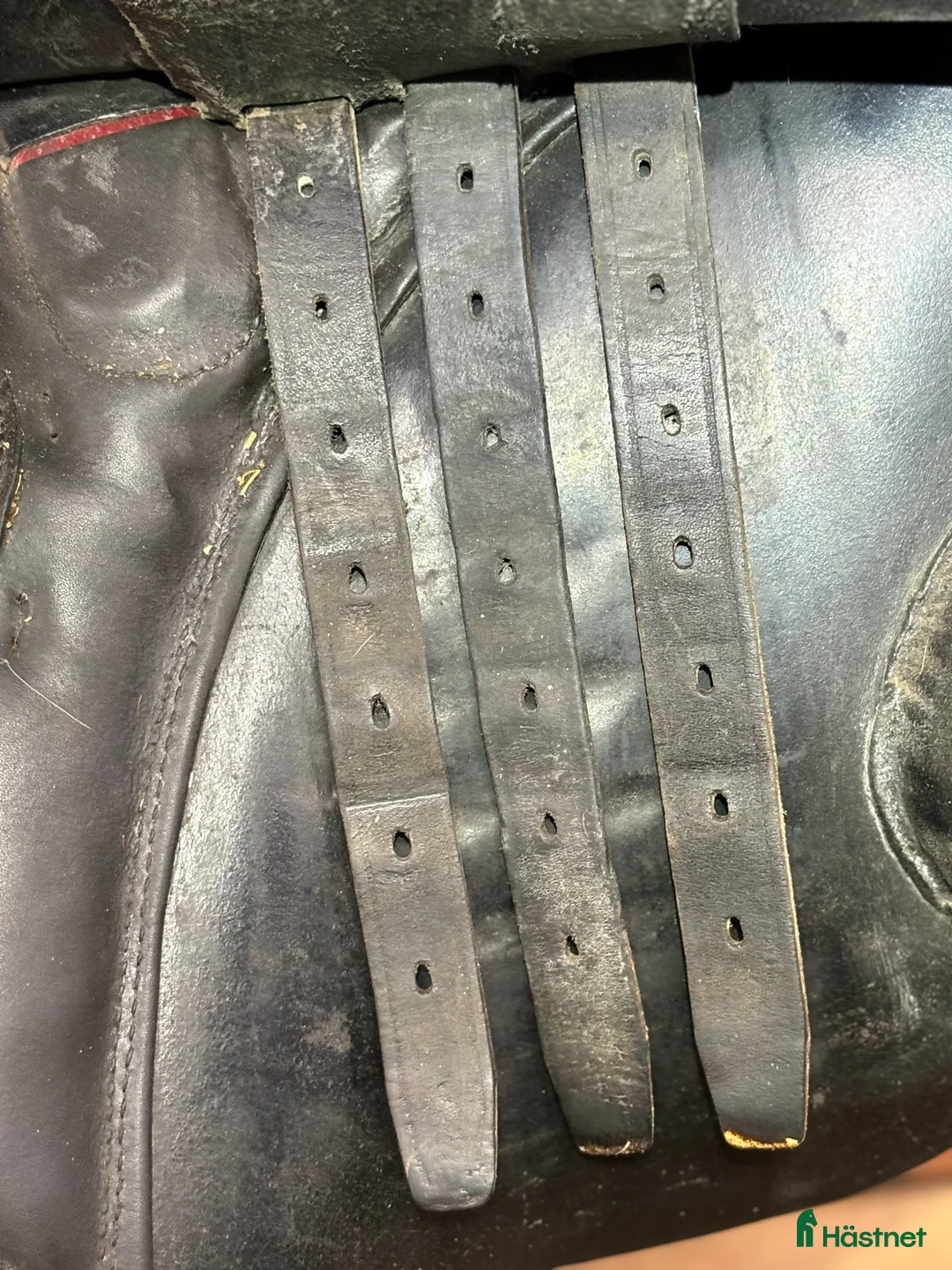 Sadlar hästutrustning till salu: Äldre Stübben sadel  - Annons 2