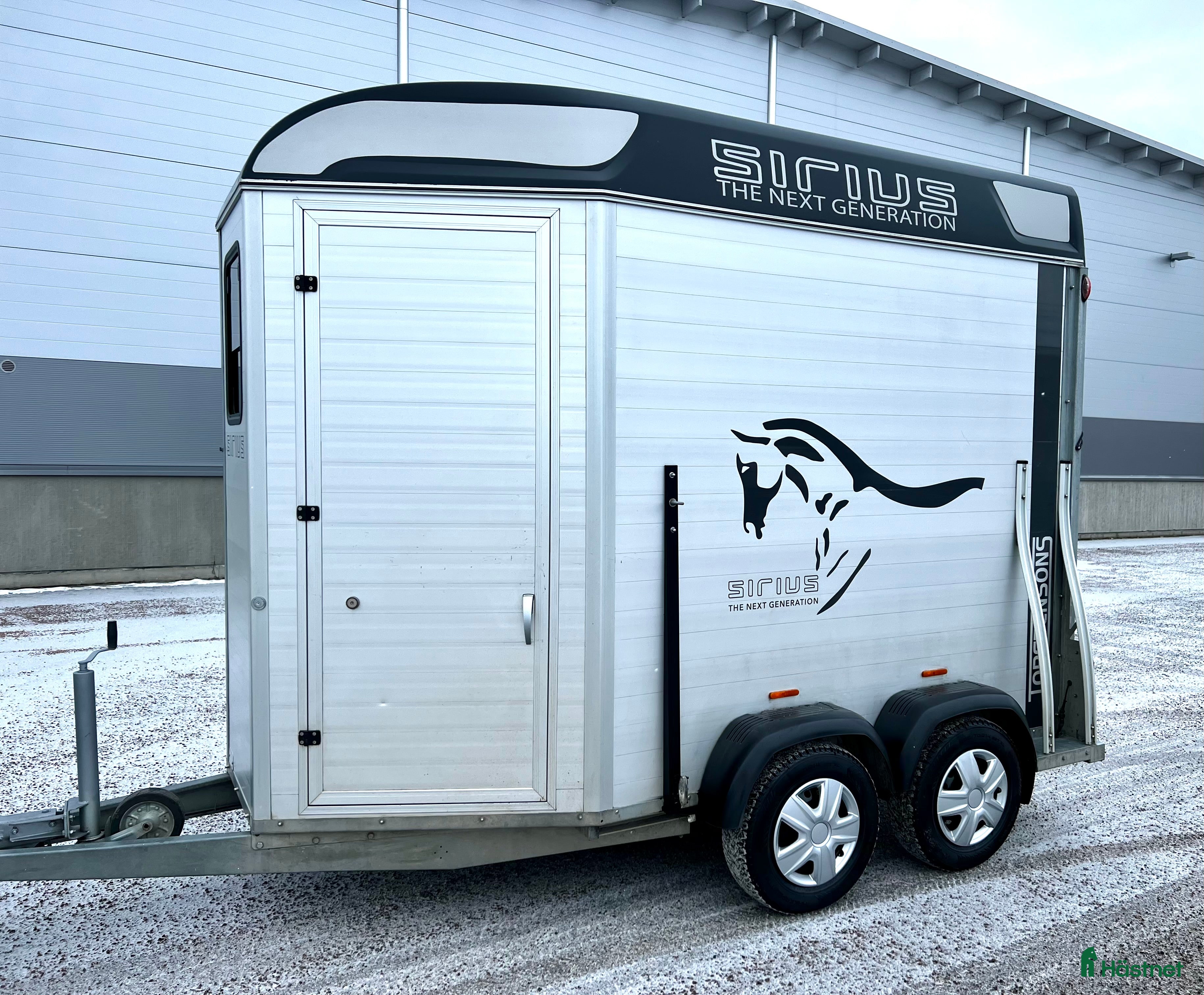 Hästtransporter  fordon & transport till salu: Sirius S80 Aluminium med fronturlastning - Annons 1