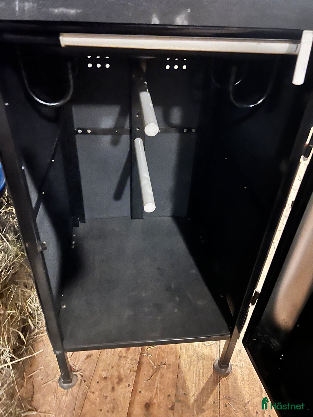 Övrig Hästutrustning hästutrustning till salu: Amber sadelskåp/ meetingskåp i Täby - Annons 3