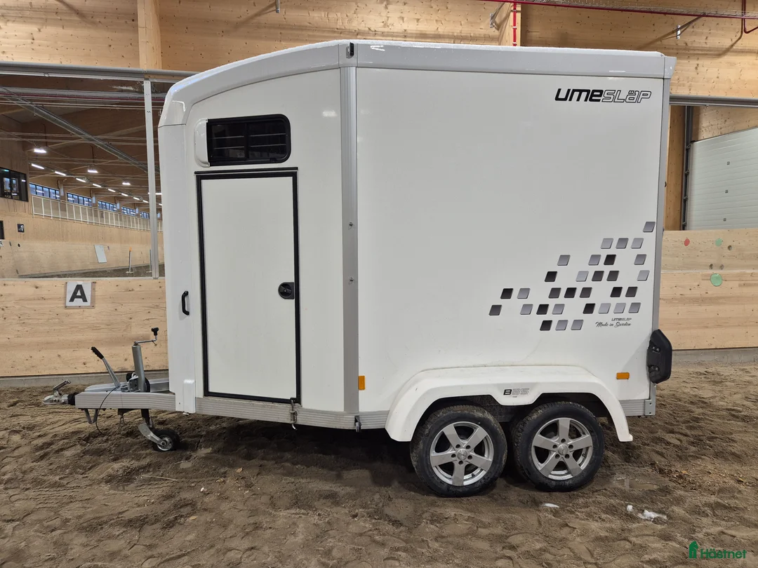 Hästtransporter  fordon & transport till salu: Umesläp B35 - Annons 1