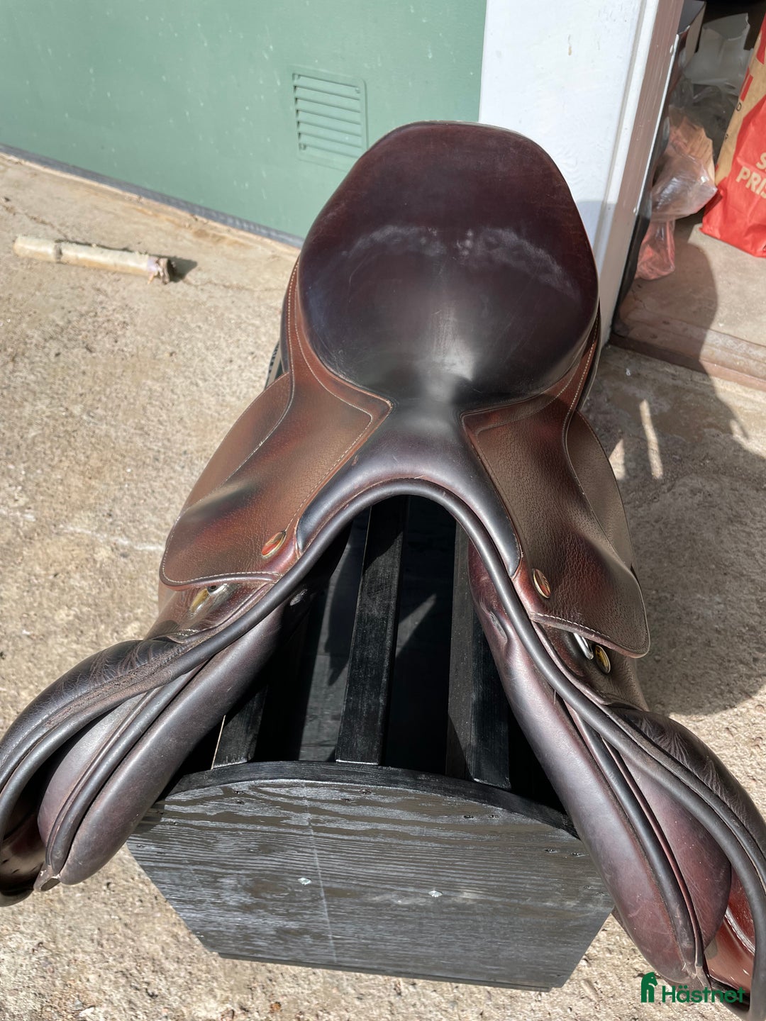 Sadlar hästutrustning till salu: Hoppsadel prestige i Skövde - Annons 3