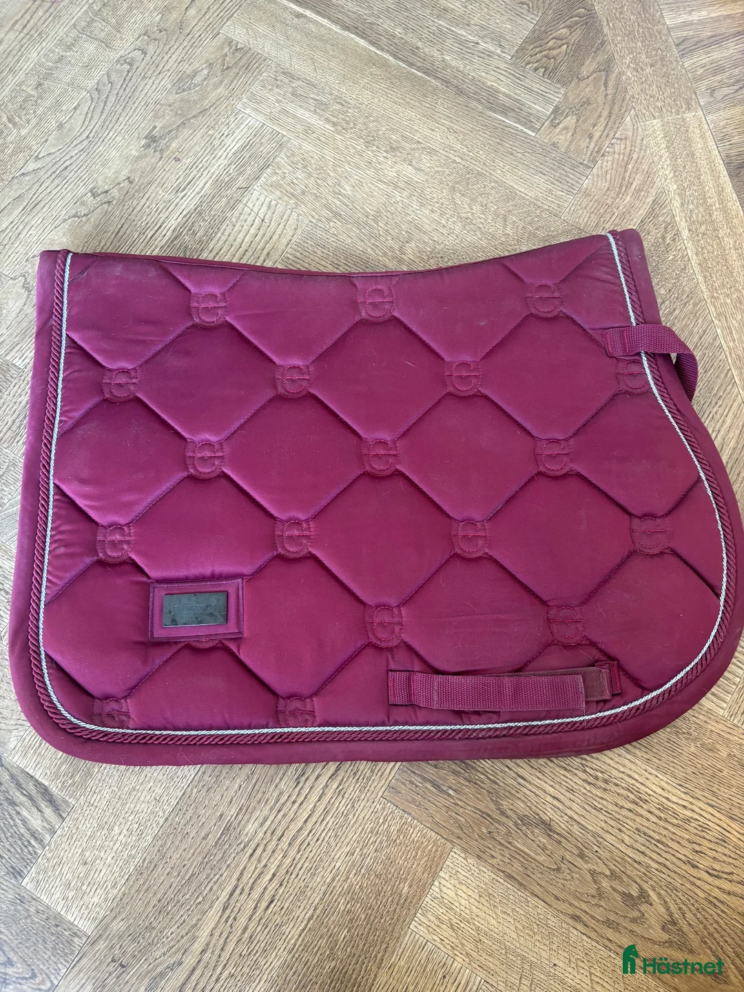Schabrak & Vojlockar hästutrustning till salu: Equestrian Stockholm Bordeaux schabrak - hopp - Annons 3