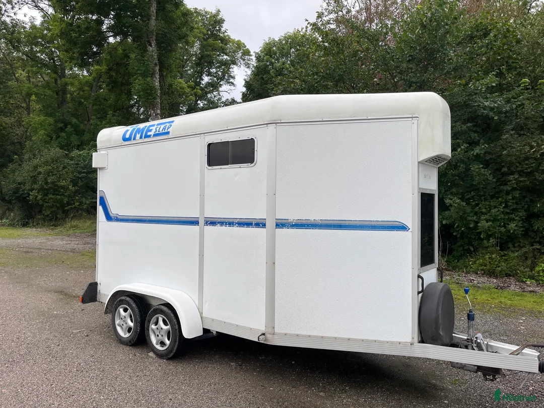 Hästtransporter  fordon & transport till salu: Umesläp A60 stor sadelkammare årsm-03 i Mariefred - Annons 2