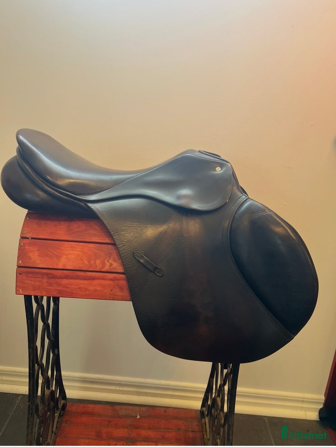 Sadlar hästutrustning till salu: Passier hoppsadel i Kågeröd - Annons 1