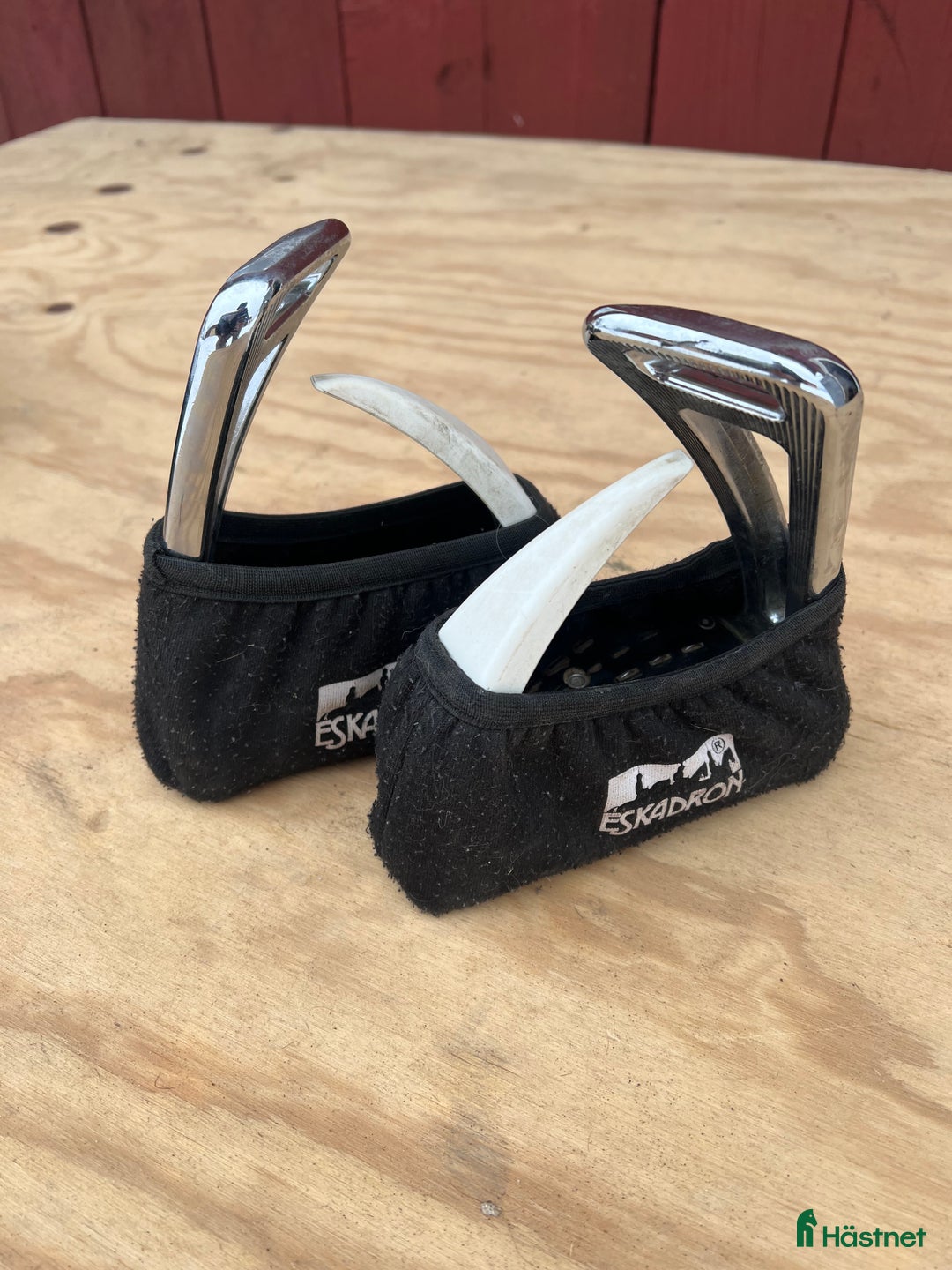 Stigbyglar hästutrustning till salu: S2 safe riding stigbyglar  i Brålanda - Annons 7