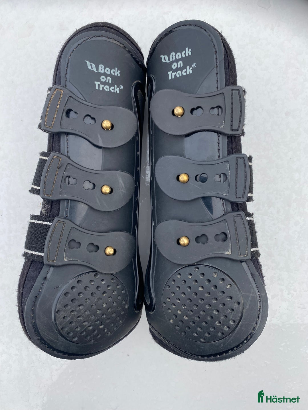 Benskydd hästutrustning till salu: Back on track i Färentuna - Annons 1