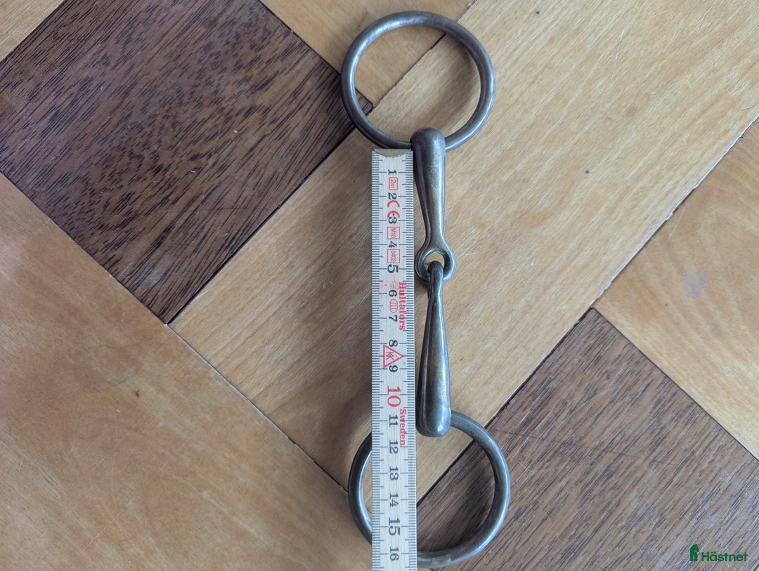 Bett hästutrustning till salu: Tvådelat bett i Ås - Annons 2