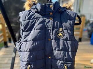 Övrigt Ridkläder ryttarutrustning till salu: Blå ridväst i Kristdala - Annons 10