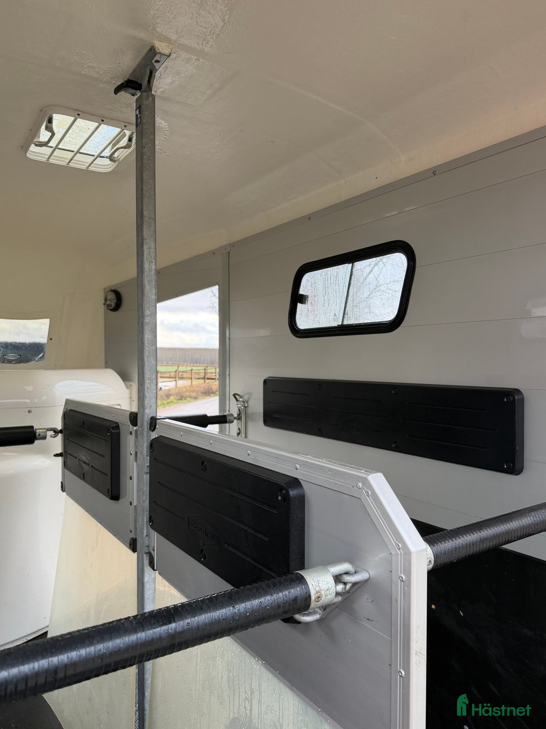 Hästtransporter  fordon & transport till salu: Nyinkommen Böckmann portax -18 hästtransport  i Västerås - Annons 8